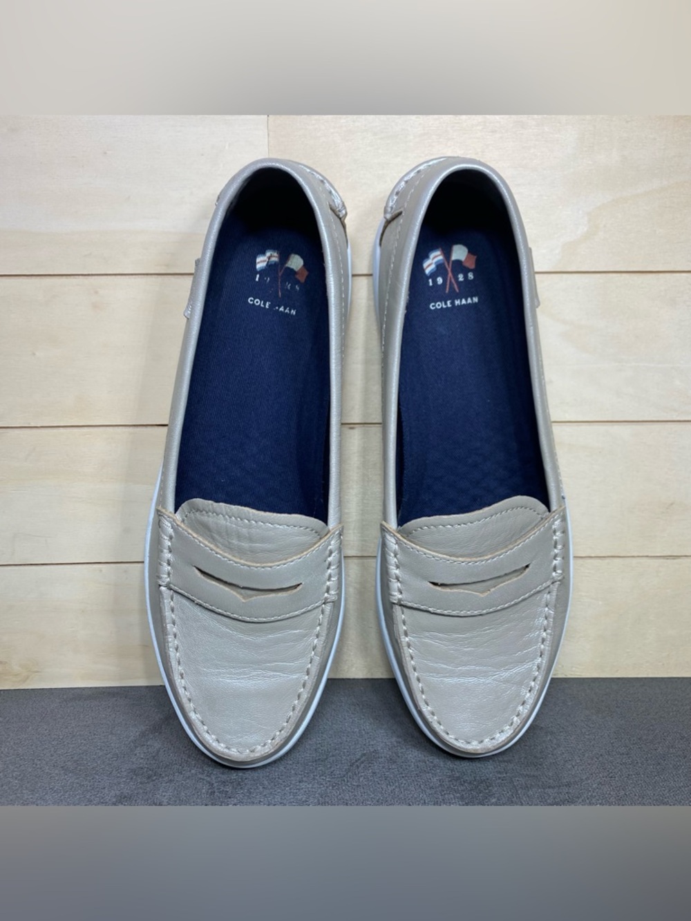 Cole Haan Nantucket Slip-On Loafers Women's Size 7.5 Shoes B Beige Leather - Picture 8 of 11